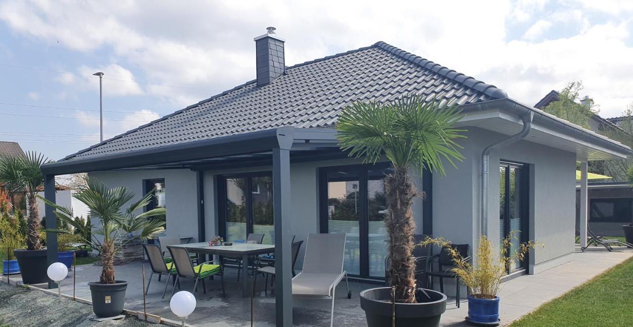 Grosszuegige Unterkunft Mit Terrasse Oberbrechen Exteriör bild